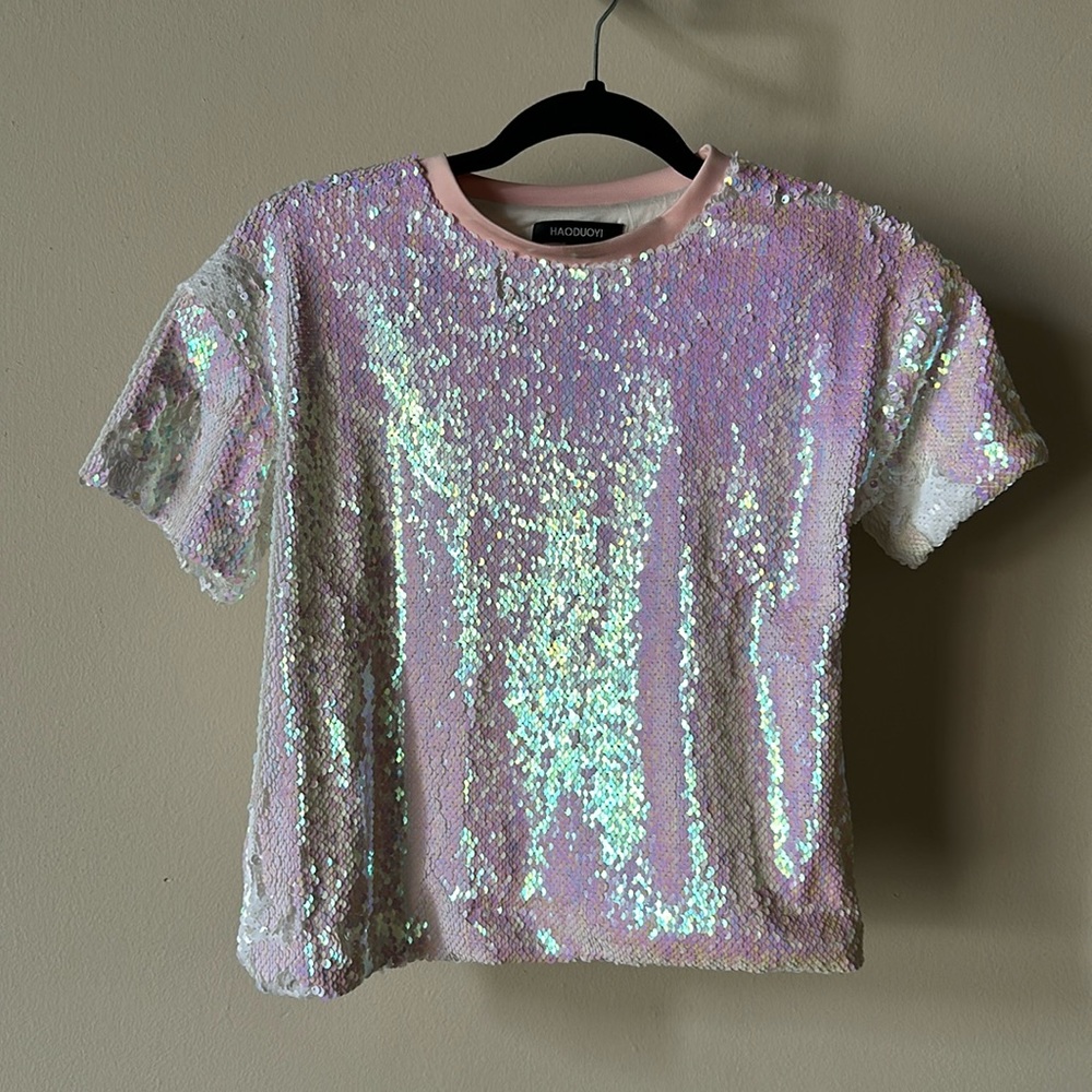 NWOT - M Sequin Tshirt